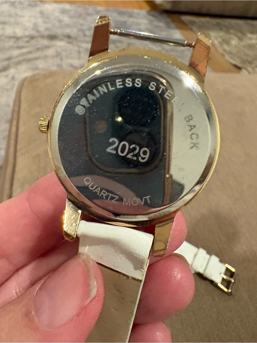 Unbranded Quartz Watch Women‎ OS White Fair Rhinestone Bezel Gold Tone 2029